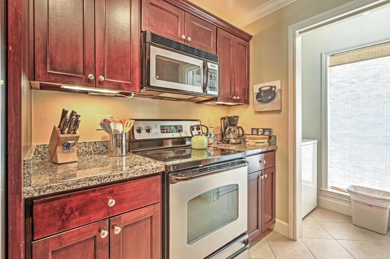 Colorful Galveston Retreat Steps From Beach And Pool מראה חיצוני תמונה